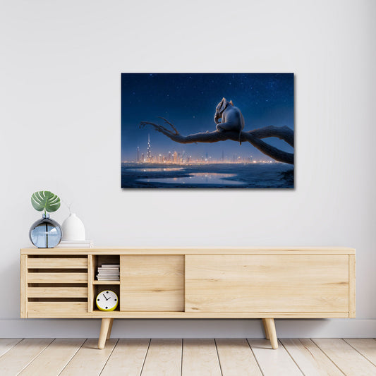 Elefante sul ramo osserva la skyline luminosa di notte quadro