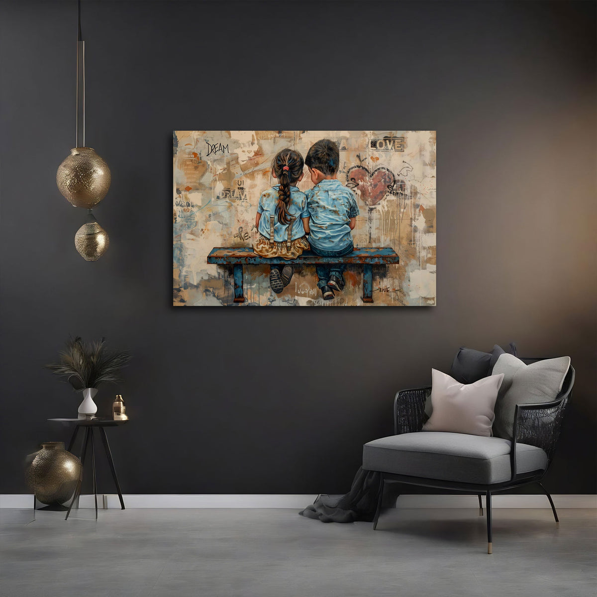 Amicizia tra bambini su panchina con muro vintage e cuore quadro