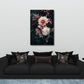 Bouquet rigoglioso di dalie chiare in atmosfera scura quadro