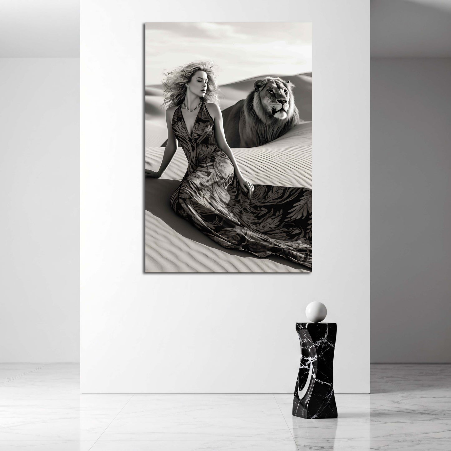 Donna abito elegante deserto leone bianco nero quadro