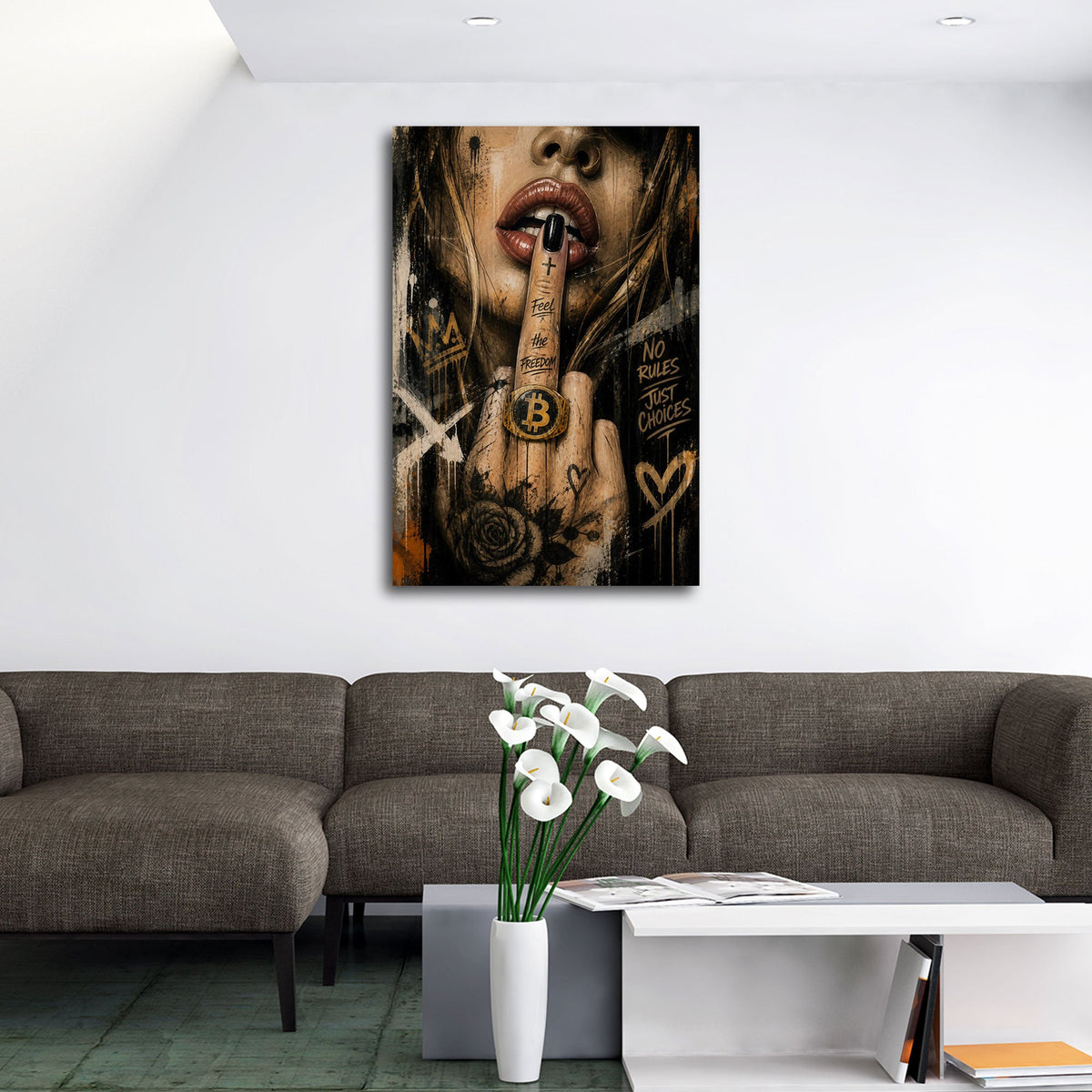 Donna con anello Bitcoin e dito sulle labbra graffiti quadro