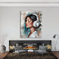 Donna con cuffie acquerello con colori brillanti quadro