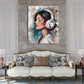 Donna con cuffie acquerello con colori brillanti quadro