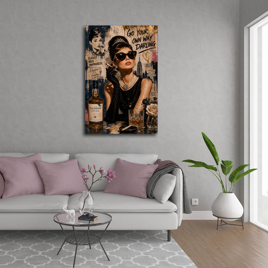 Elegante icona Audrey con perle e skyline di New York USA quadro
