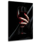 Eleganza con bicchiere di vino e unghie rosse quadro