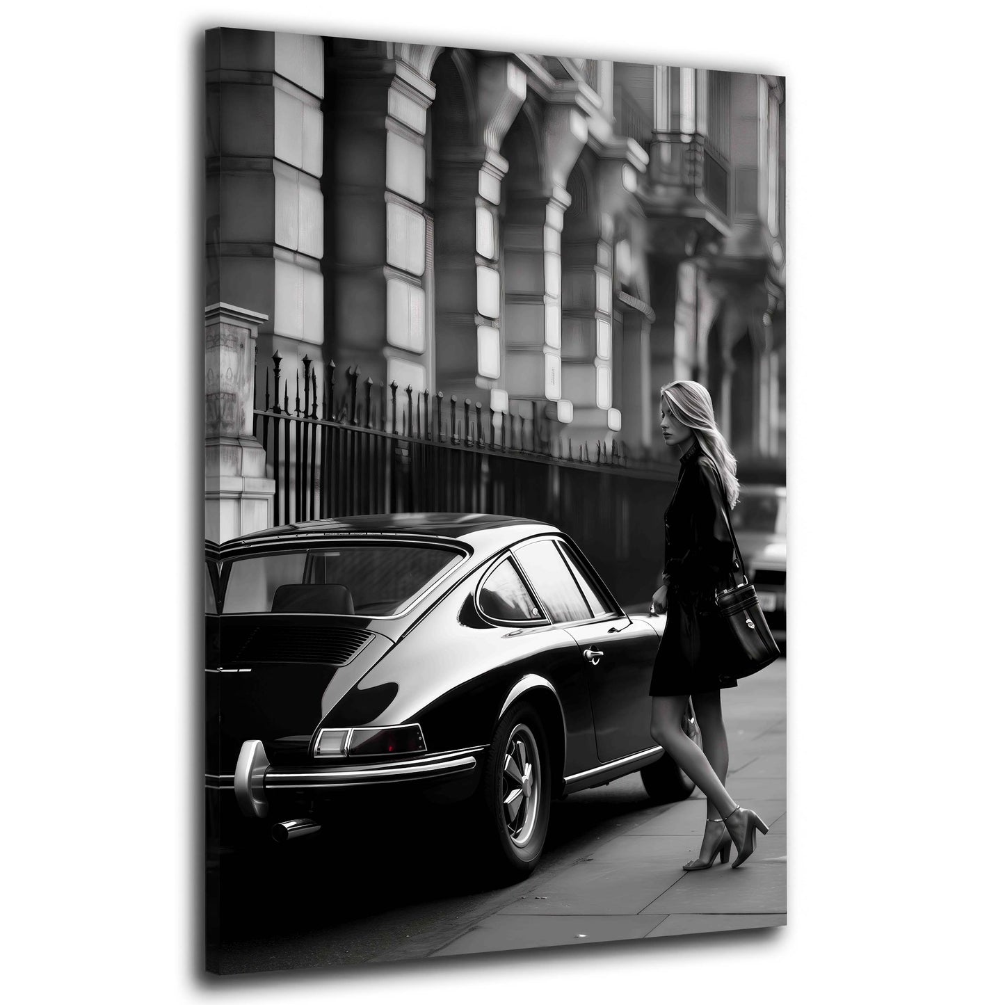 Fotografia in bianco e nero con auto d’epoca e donna quadro
