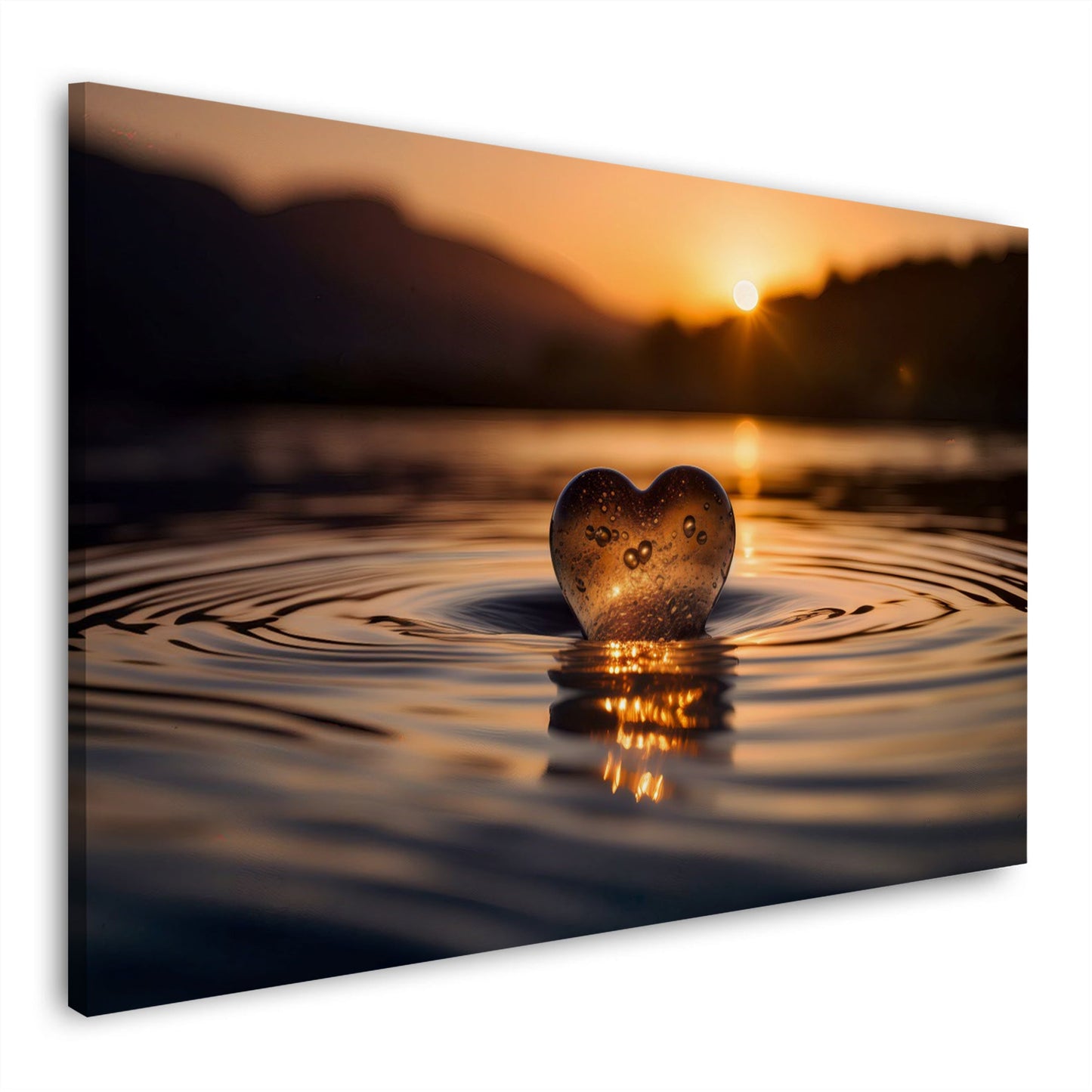 Cuore di vetro nell'acqua al tramonto dorato quadro