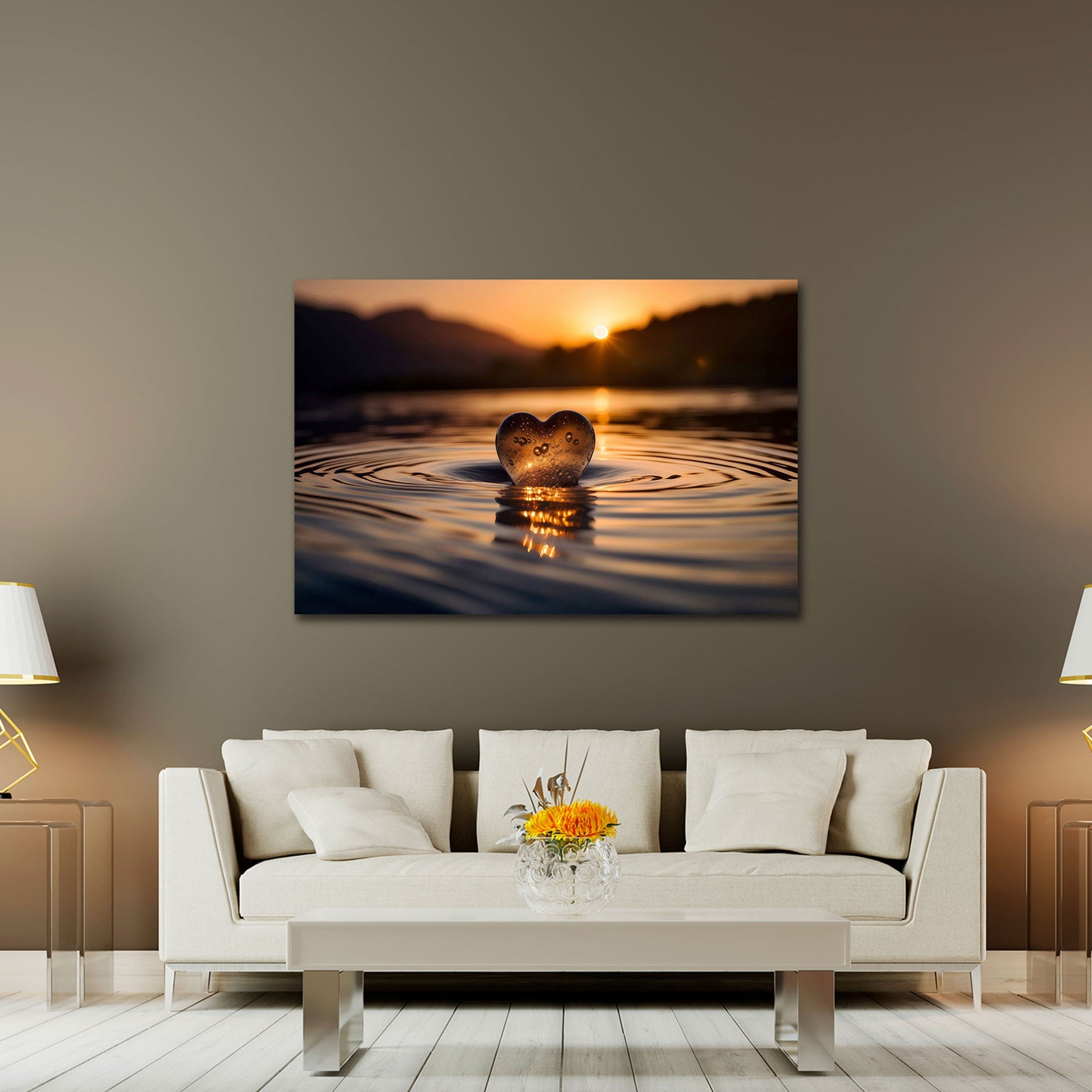 Cuore di vetro nell'acqua al tramonto dorato quadro