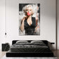 Marilyn Monroe con bolla di gomma rosa e accenti rossi quadro
