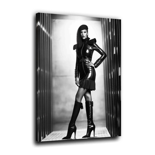 Moda futuristica donna in latex elegante bianco e nero quadro