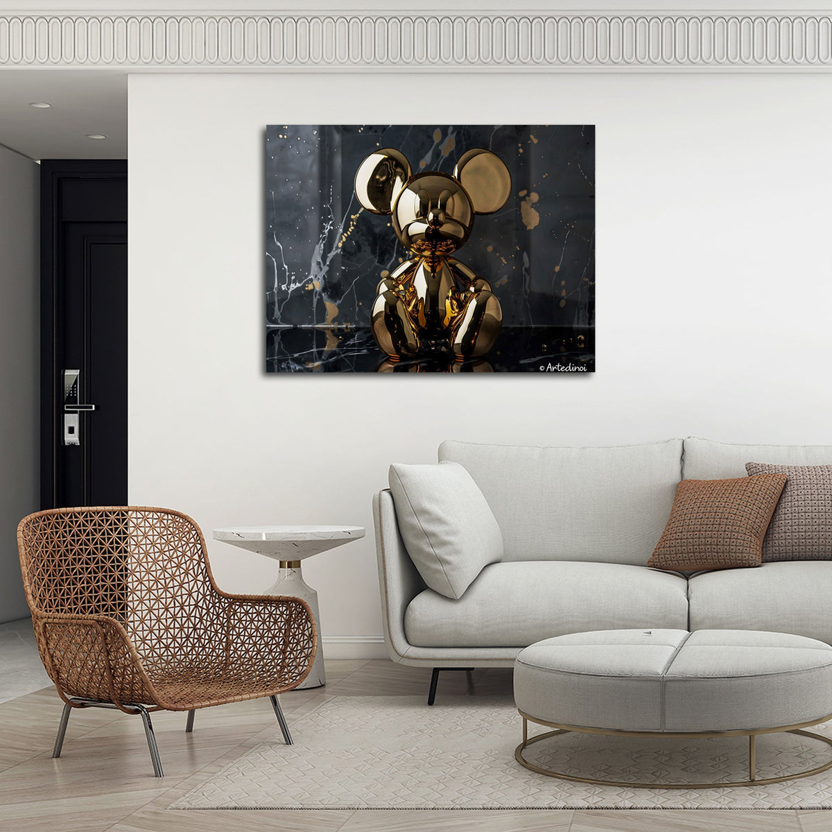 Scultura dorata di topo su marmo nero decorativo quadro